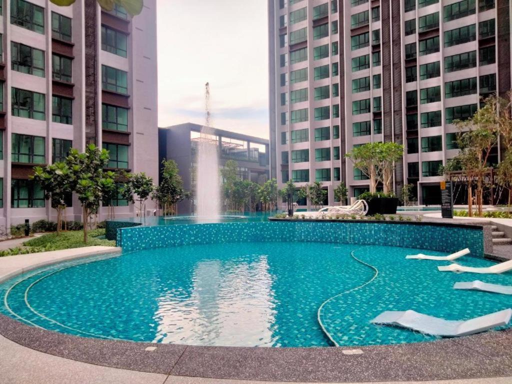 Cubic Botanical 2房1厕舒适与齐全设备适合家庭 Apartemen *